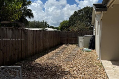 House in Palmetto Bay, Florida 4 bedrooms, 195.37 sq.m. № 1979931 - photo 9