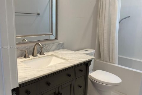 House in Palmetto Bay, Florida 4 bedrooms, 195.37 sq.m. № 1979931 - photo 21