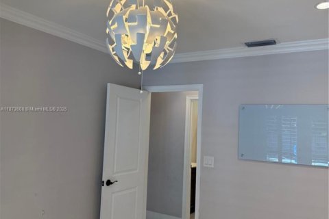 House in Palmetto Bay, Florida 4 bedrooms, 195.37 sq.m. № 1979931 - photo 23