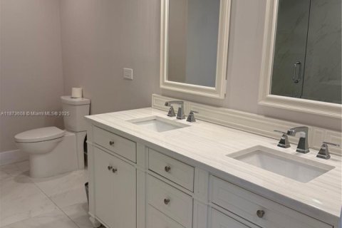 House in Palmetto Bay, Florida 4 bedrooms, 195.37 sq.m. № 1979931 - photo 20