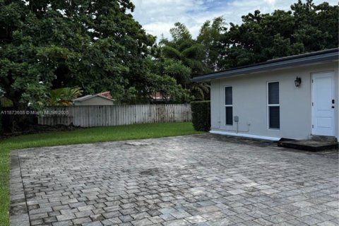 House in Palmetto Bay, Florida 4 bedrooms, 195.37 sq.m. № 1979931 - photo 27