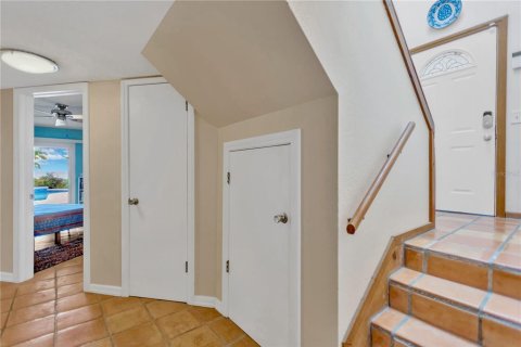 House in Saint Petersburg, Florida 3 bedrooms, 156.08 sq.m. № 1903023 - photo 16