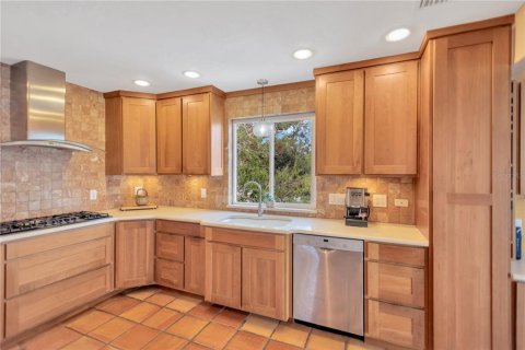 House in Saint Petersburg, Florida 3 bedrooms, 156.08 sq.m. № 1903023 - photo 13