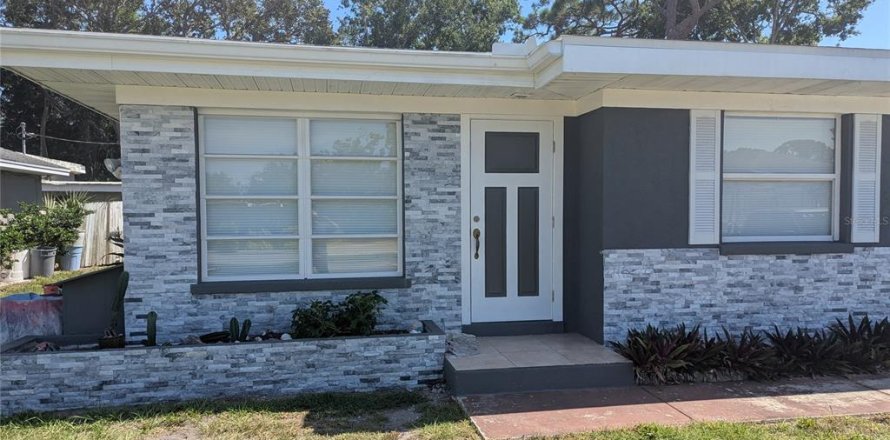 House in Bradenton, Florida 3 bedrooms, 141.77 sq.m. № 1873639