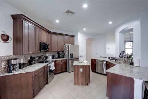 House in Orange City, Florida 4 bedrooms, 172.52 sq.m. № 2419666 - photo 15