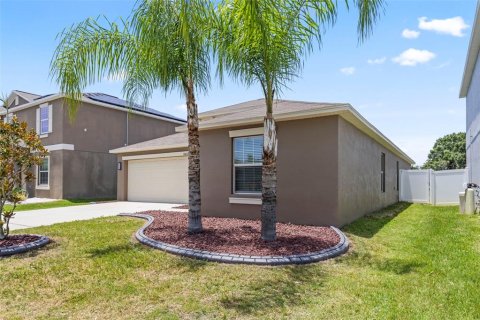 Villa ou maison à louer à Wimauma, Floride: 4 chambres, 178.56 m2 № 2131114 - photo 2