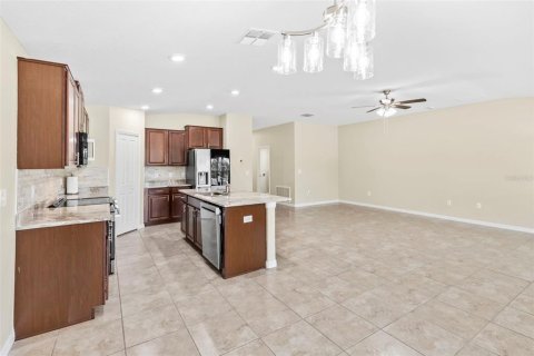 Villa ou maison à louer à Wimauma, Floride: 4 chambres, 178.56 m2 № 2131114 - photo 13