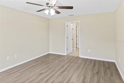 Villa ou maison à louer à Wimauma, Floride: 4 chambres, 178.56 m2 № 2131114 - photo 21
