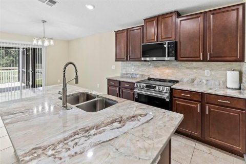 Villa ou maison à louer à Wimauma, Floride: 4 chambres, 178.56 m2 № 2131114 - photo 19