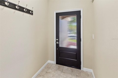 Villa ou maison à louer à Wimauma, Floride: 4 chambres, 178.56 m2 № 2131114 - photo 4
