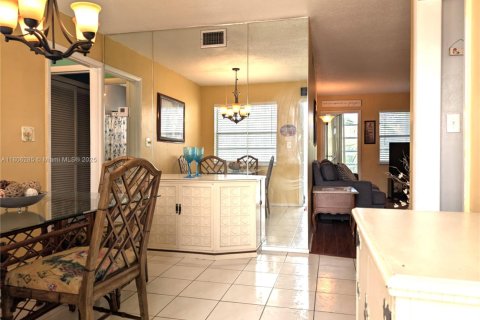 Condo in Lauderhill, Florida, 1 bedroom  № 1743893 - photo 27