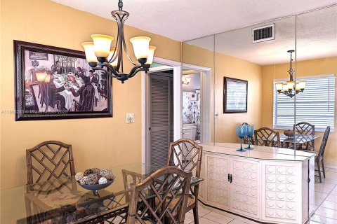 Condo in Lauderhill, Florida, 1 bedroom  № 1743893 - photo 24