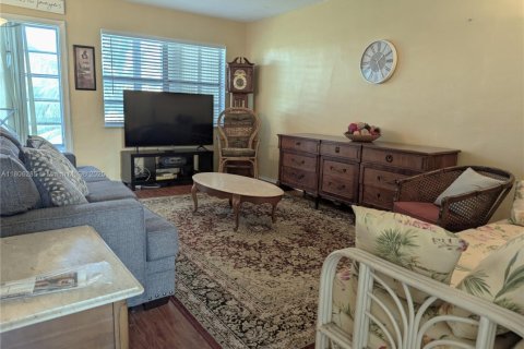 Condo in Lauderhill, Florida, 1 bedroom  № 1743893 - photo 19
