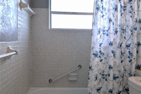 Condo in Lauderhill, Florida, 1 bedroom  № 1743893 - photo 20