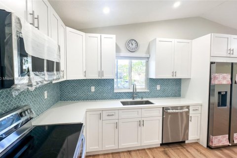 Apartamento en alquiler en Key Largo, Florida, 2 dormitorios, 71.35 m2 № 1947994 - foto 12