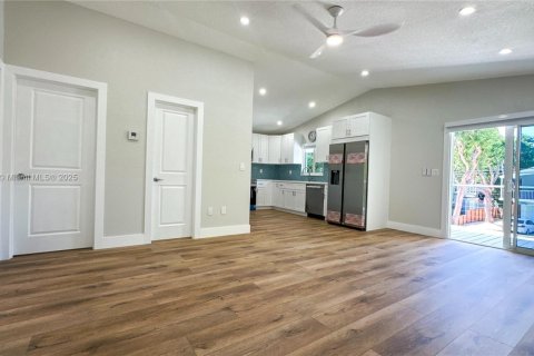 Apartamento en alquiler en Key Largo, Florida, 2 dormitorios, 71.35 m2 № 1947994 - foto 6