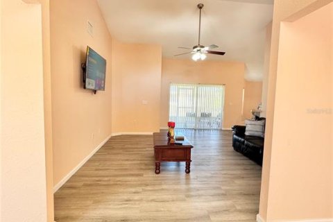 Villa ou maison à louer à Winter Haven, Floride: 3 chambres, 175.4 m2 № 1587448 - photo 8