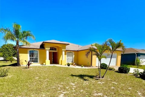 Villa ou maison à louer à Winter Haven, Floride: 3 chambres, 175.4 m2 № 1587448 - photo 1