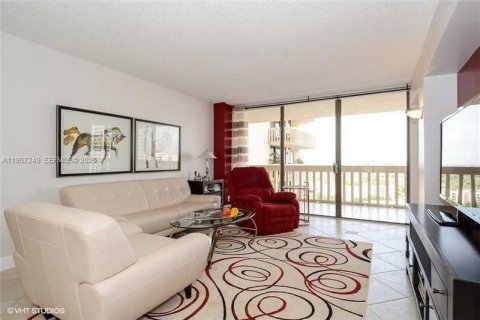 Condominio en venta en Aventura, Florida, 2 dormitorios, 148.64 m2 № 2011245 - foto 4