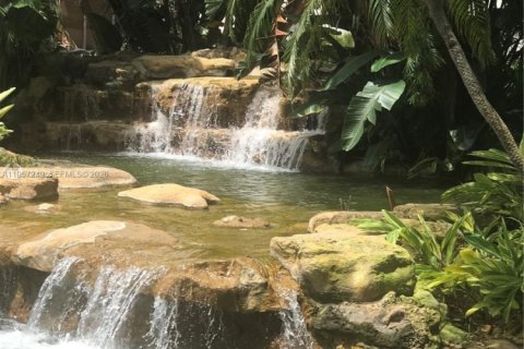 Condominio en venta en Aventura, Florida, 2 dormitorios, 148.64 m2 № 2011245 - foto 18