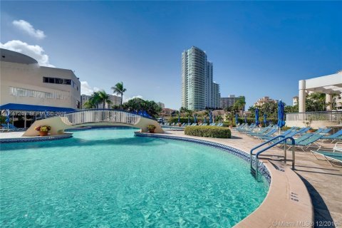 Condominio en venta en Aventura, Florida, 2 dormitorios, 148.64 m2 № 2011245 - foto 17