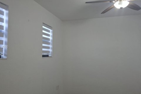 Villa ou maison à louer à Homestead, Floride: 4 chambres, 239.04 m2 № 2435704 - photo 21