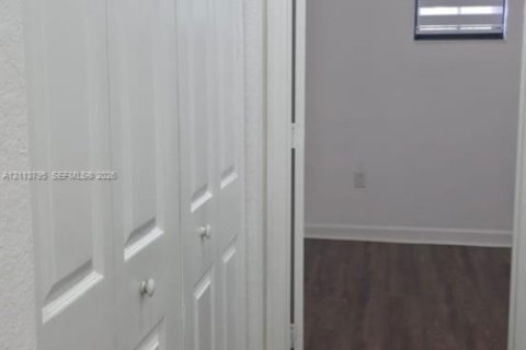 Villa ou maison à louer à Homestead, Floride: 4 chambres, 239.04 m2 № 2435704 - photo 27