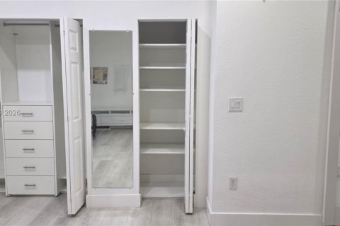 Villa ou maison à louer à Homestead, Floride: 4 chambres, 239.04 m2 № 2435704 - photo 13