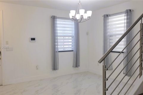 Villa ou maison à louer à Homestead, Floride: 4 chambres, 239.04 m2 № 2435704 - photo 3