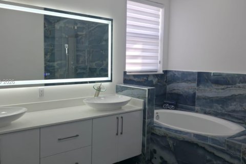 Villa ou maison à louer à Homestead, Floride: 4 chambres, 239.04 m2 № 2435704 - photo 30