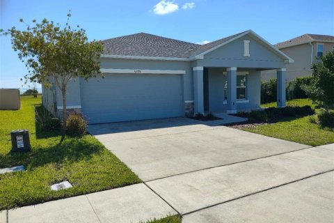 House in Davenport, Florida 4 bedrooms, 193.7 sq.m. № 2358585