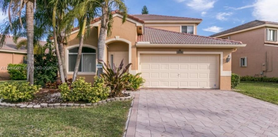 Villa ou maison à Coconut Creek, Floride 4 chambres, 213.68 m2 № 1997586