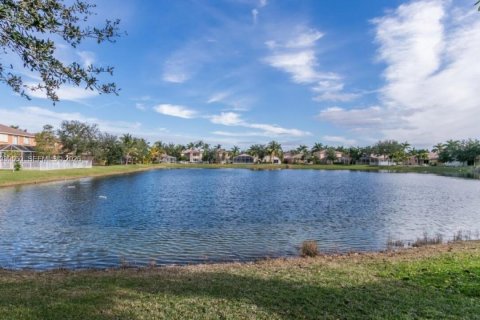 Villa ou maison à louer à Coconut Creek, Floride: 4 chambres, 213.68 m2 № 1997586 - photo 2