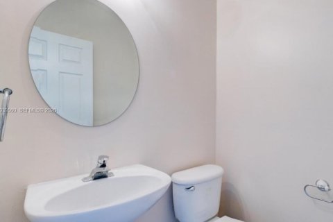 Villa ou maison à louer à Coconut Creek, Floride: 4 chambres, 213.68 m2 № 1997586 - photo 6