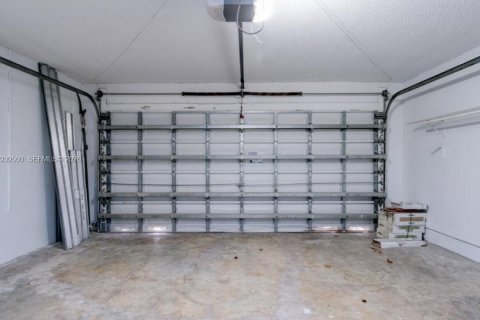 Villa ou maison à louer à Coconut Creek, Floride: 4 chambres, 213.68 m2 № 1997586 - photo 18