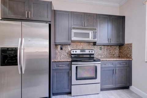 Villa ou maison à louer à Coconut Creek, Floride: 4 chambres, 213.68 m2 № 1997586 - photo 9