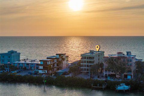 Condo in Indian Rocks Beach, Florida, 2 bedrooms  № 1517358 - photo 7