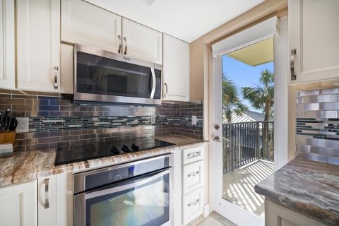 Condo in Indian Rocks Beach, Florida, 2 bedrooms  № 1517358 - photo 14