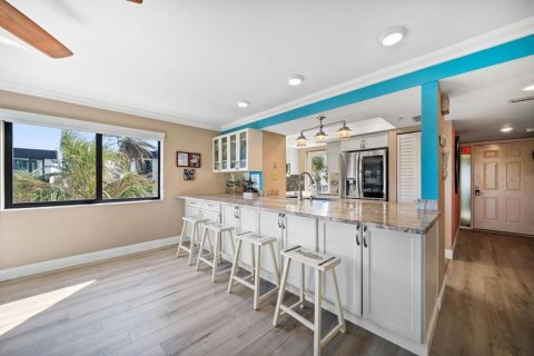 Condo in Indian Rocks Beach, Florida, 2 bedrooms  № 1517358 - photo 13