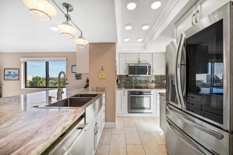 Condo in Indian Rocks Beach, Florida, 2 bedrooms  № 1517358 - photo 8