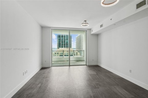 Condo in Miami, Florida, 1 bedroom  № 2401540 - photo 3