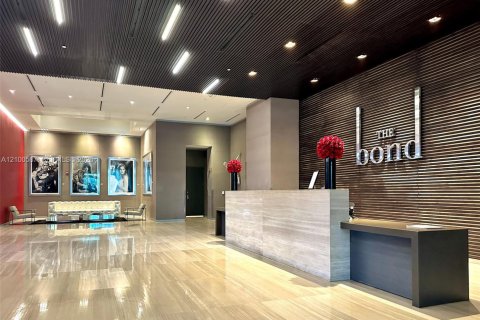 Condo in Miami, Florida, 1 bedroom  № 2401540 - photo 18