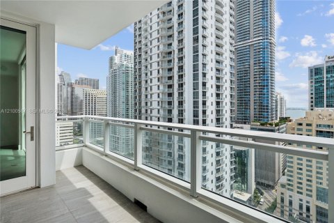 Condo in Miami, Florida, 1 bedroom  № 2401540 - photo 15