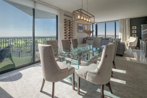 Copropriété à vendre à Doral, Floride: 3 chambres, 135.82 m2 № 1867545 - photo 2