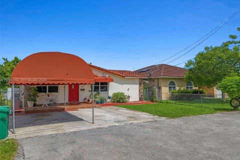 Villa ou maison à Miami, Floride 4 chambres, 174.66 m2 № 2024291