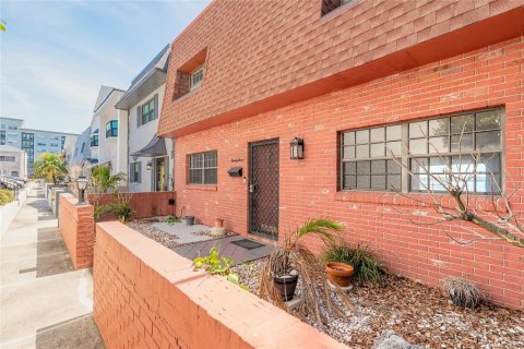 Condo in Daytona Beach, Florida, 3 bedrooms  № 2097810