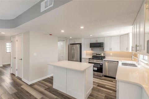 Condo in Daytona Beach, Florida, 3 bedrooms  № 2097810 - photo 5