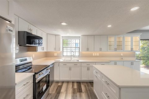 Condo in Daytona Beach, Florida, 3 bedrooms  № 2097810 - photo 6