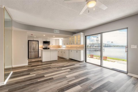 Condo in Daytona Beach, Florida, 3 bedrooms  № 2097810 - photo 30