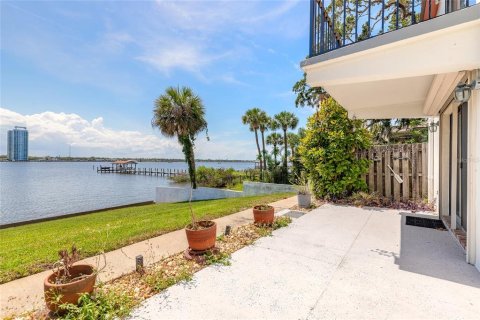 Condo in Daytona Beach, Florida, 3 bedrooms  № 2097810 - photo 14